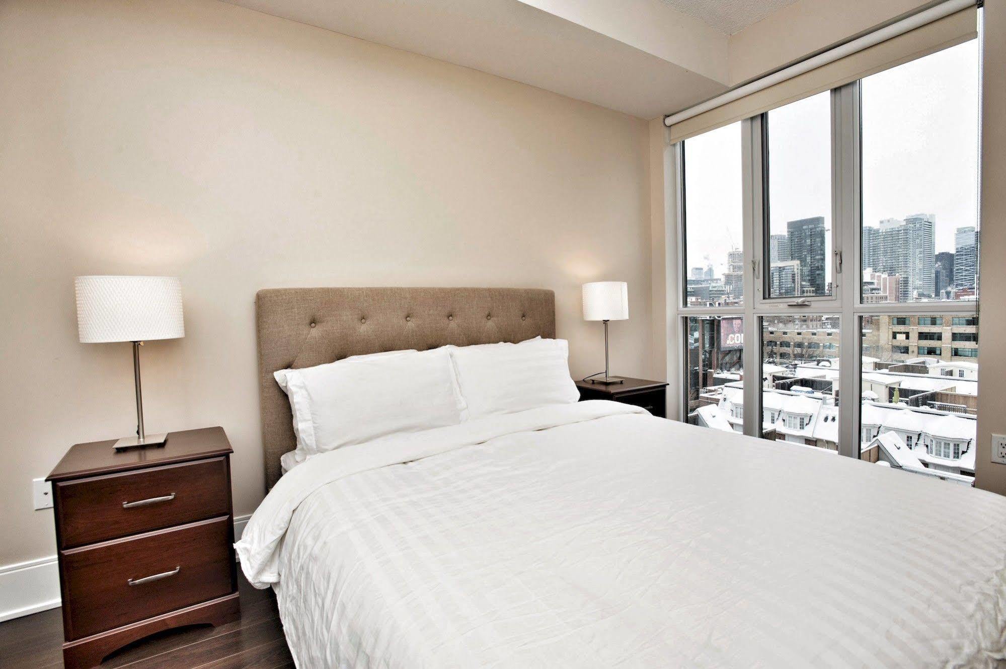 Life Suites Luxury Downtown Condos Toronto Exterior foto
